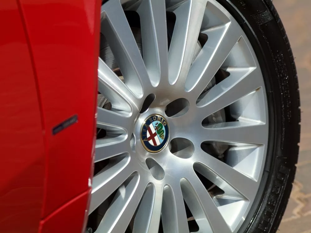 Автомобиль Alfa Romeo 159 Седан