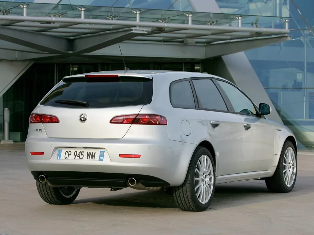 Автомобиль Alfa Romeo 159 Универсал (5 дверей)