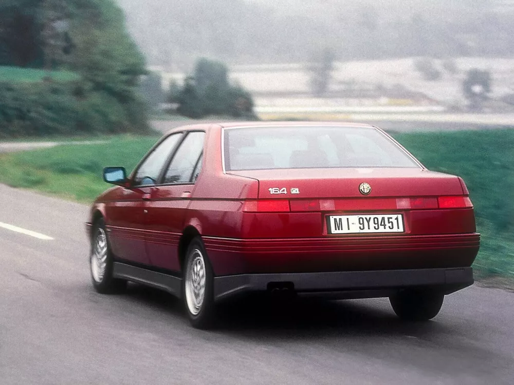 Автомобиль Alfa Romeo 164 I Рестайлинг Седан