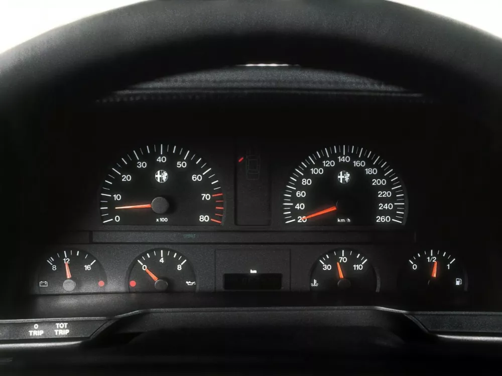 Автомобиль Alfa Romeo 164 I Рестайлинг Седан