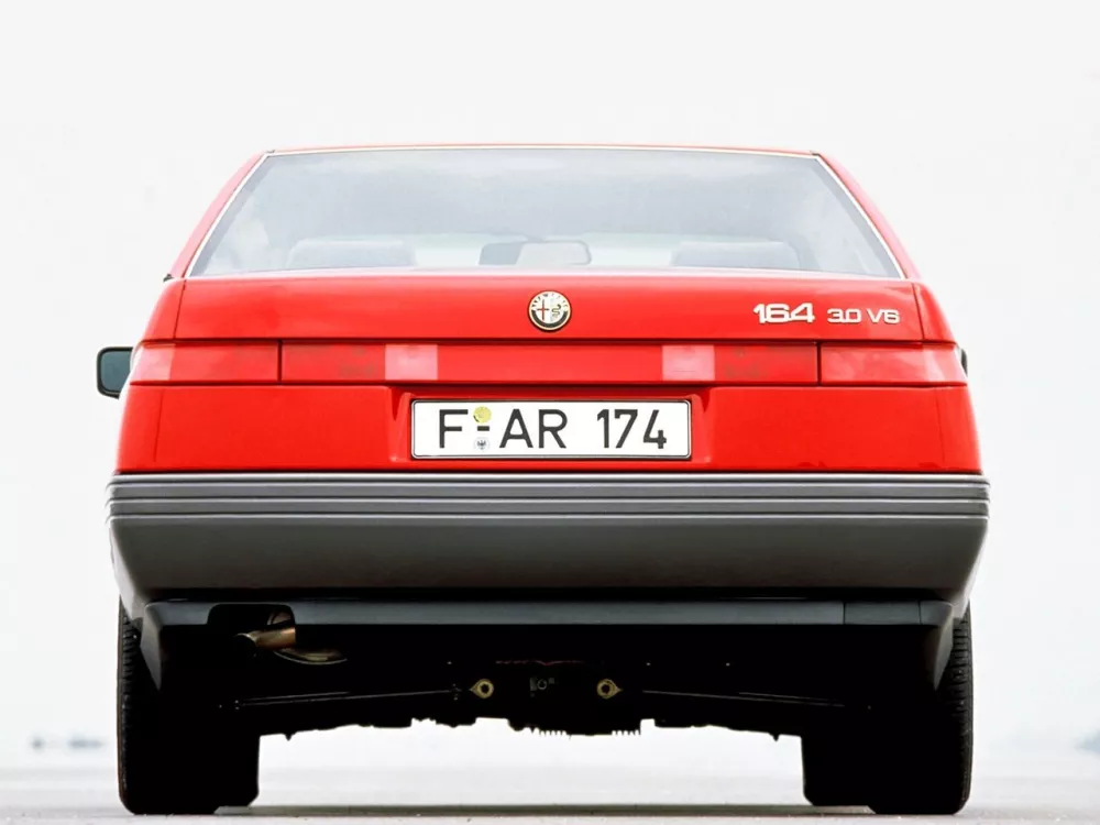 Автомобиль Alfa Romeo 164 I Седан