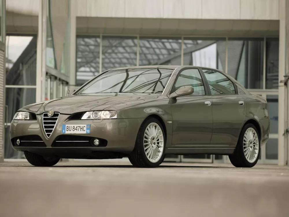 Автомобиль Alfa Romeo 166 I Рестайлинг Седан