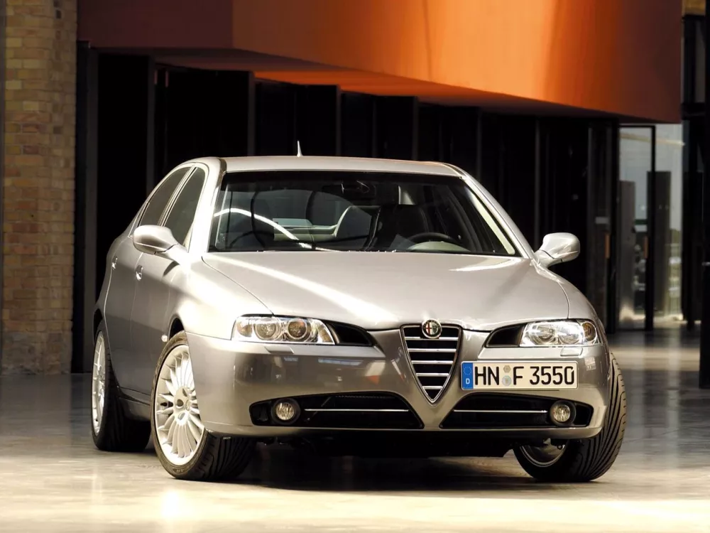 Автомобиль Alfa Romeo 166 I Рестайлинг Седан