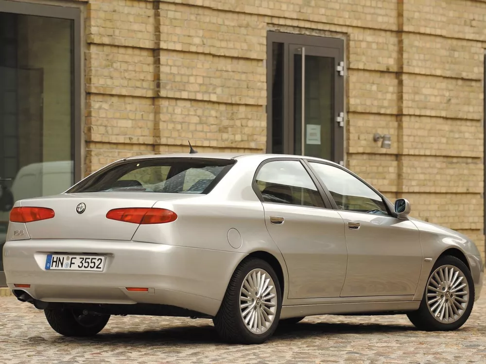 Автомобиль Alfa Romeo 166 I Рестайлинг Седан