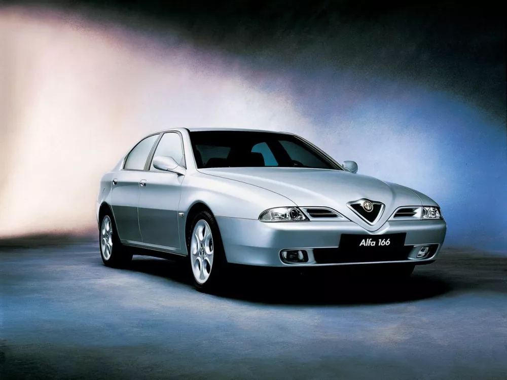Автомобиль Alfa Romeo 166 I Седан