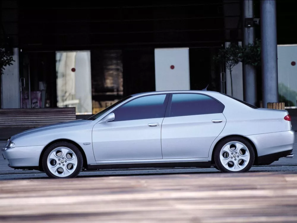 Автомобиль Alfa Romeo 166 I Седан