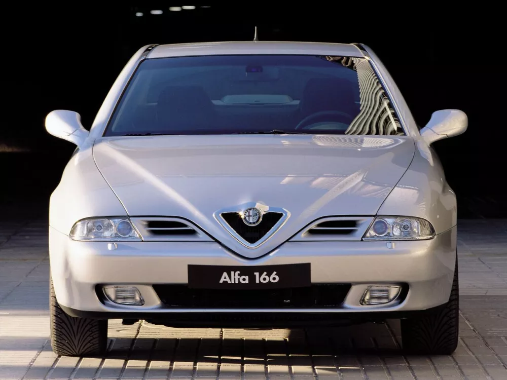 Автомобиль Alfa Romeo 166 I Седан