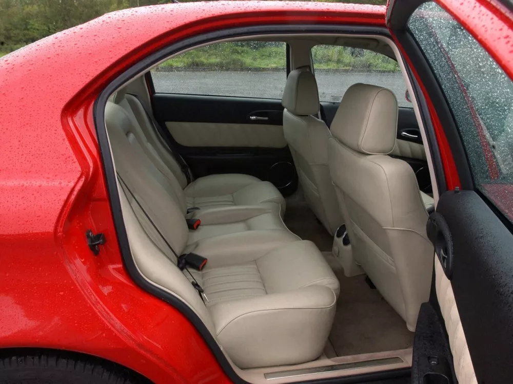 Автомобиль Alfa Romeo 166 I Седан