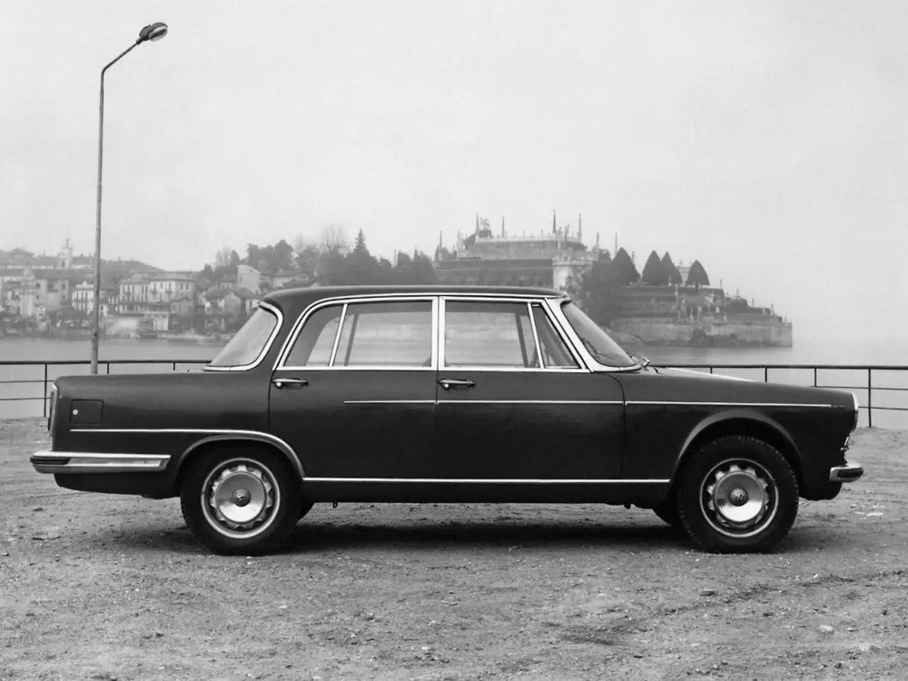 Автомобиль Alfa Romeo 2600 I Седан Berlina
