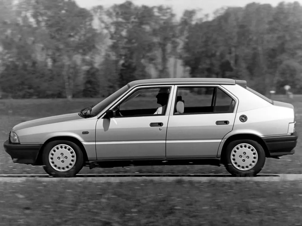 Автомобиль Alfa Romeo 33 I Рестайлинг Седан