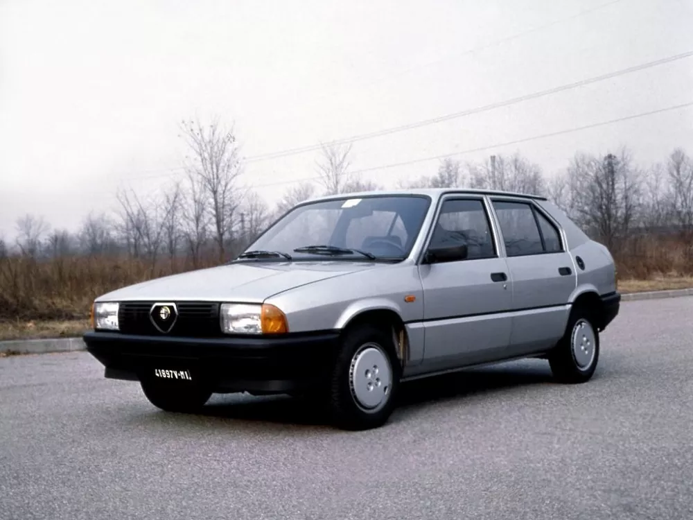 Автомобиль Alfa Romeo 33 I Седан