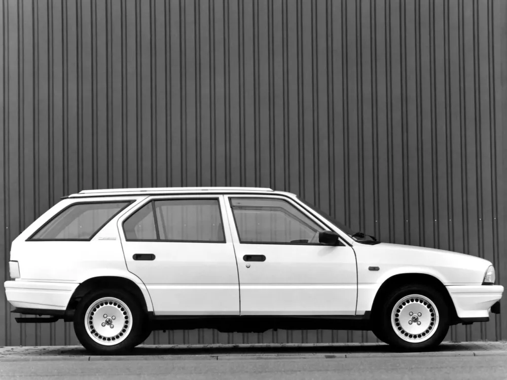Автомобиль Alfa Romeo 33 I Рестайлинг Универсал (5 дверей)