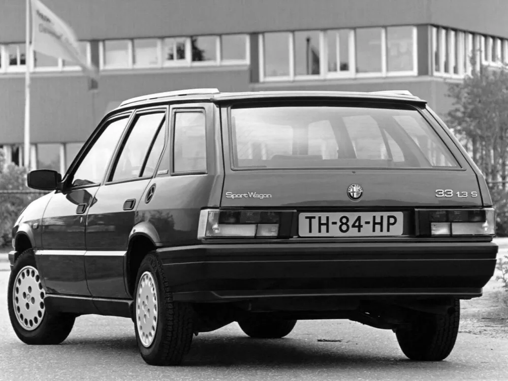 Автомобиль Alfa Romeo 33 I Рестайлинг Универсал (5 дверей)