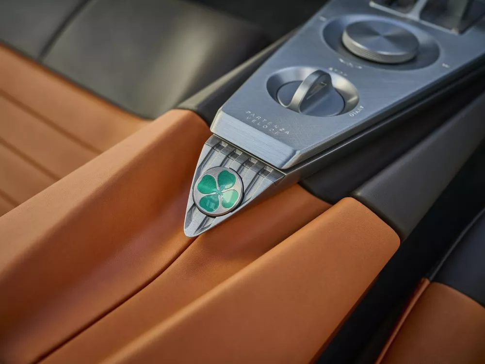 Автомобиль Alfa Romeo 33 Stradale Купе