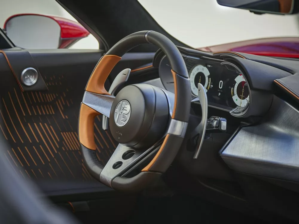 Автомобиль Alfa Romeo 33 Stradale Купе