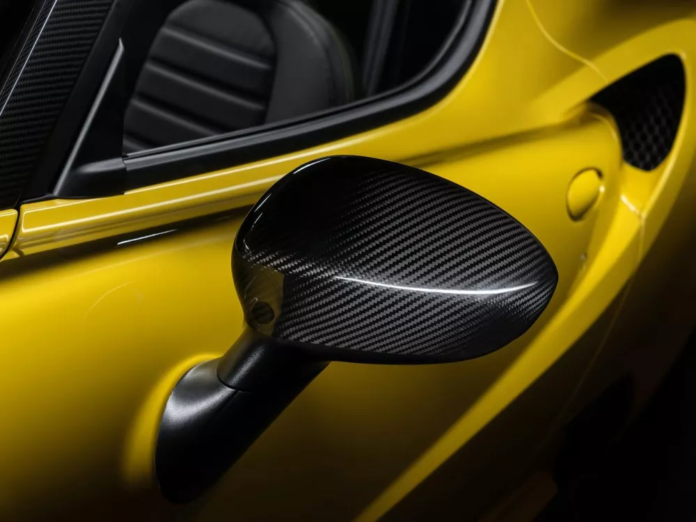 Автомобиль Alfa Romeo 4C Тарга Spyder