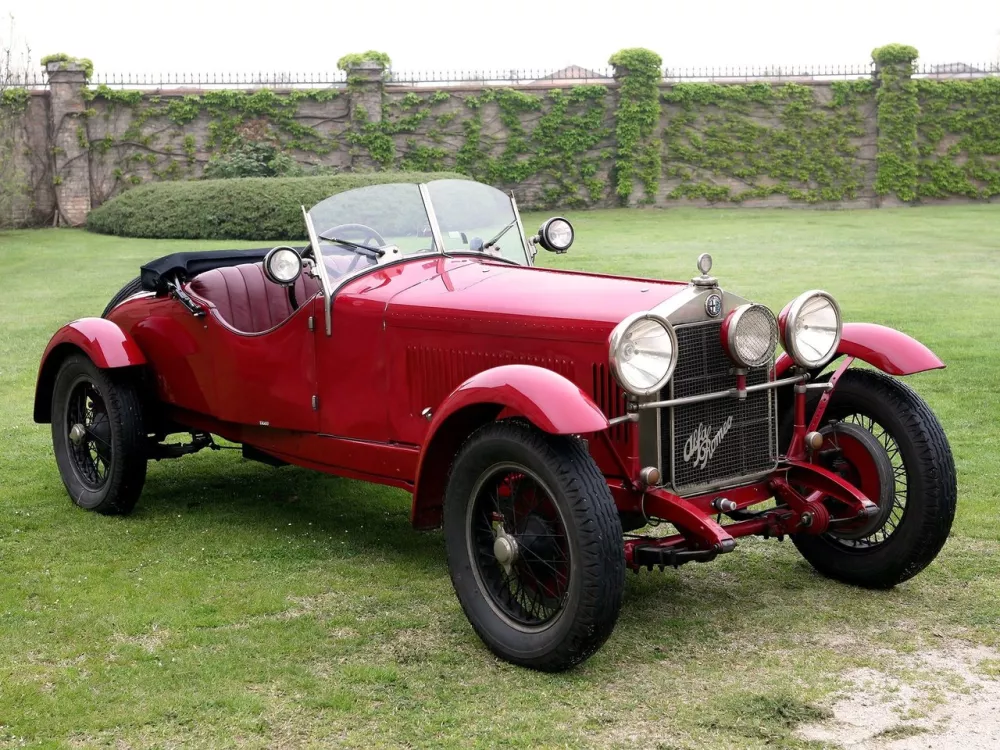 Автомобиль Alfa Romeo 6C Кабриолет