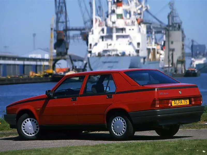 Автомобиль Alfa Romeo 75 I Рестайлинг Седан