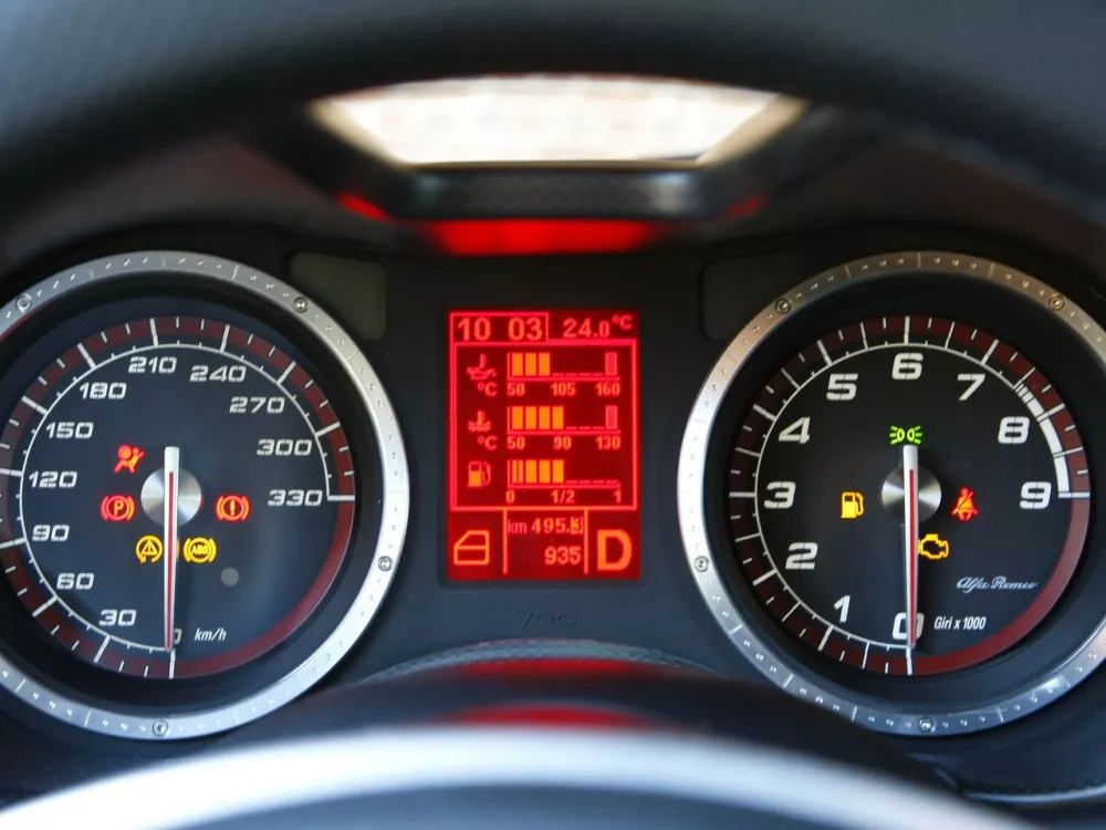 Автомобиль Alfa Romeo 8C Competizione Купе