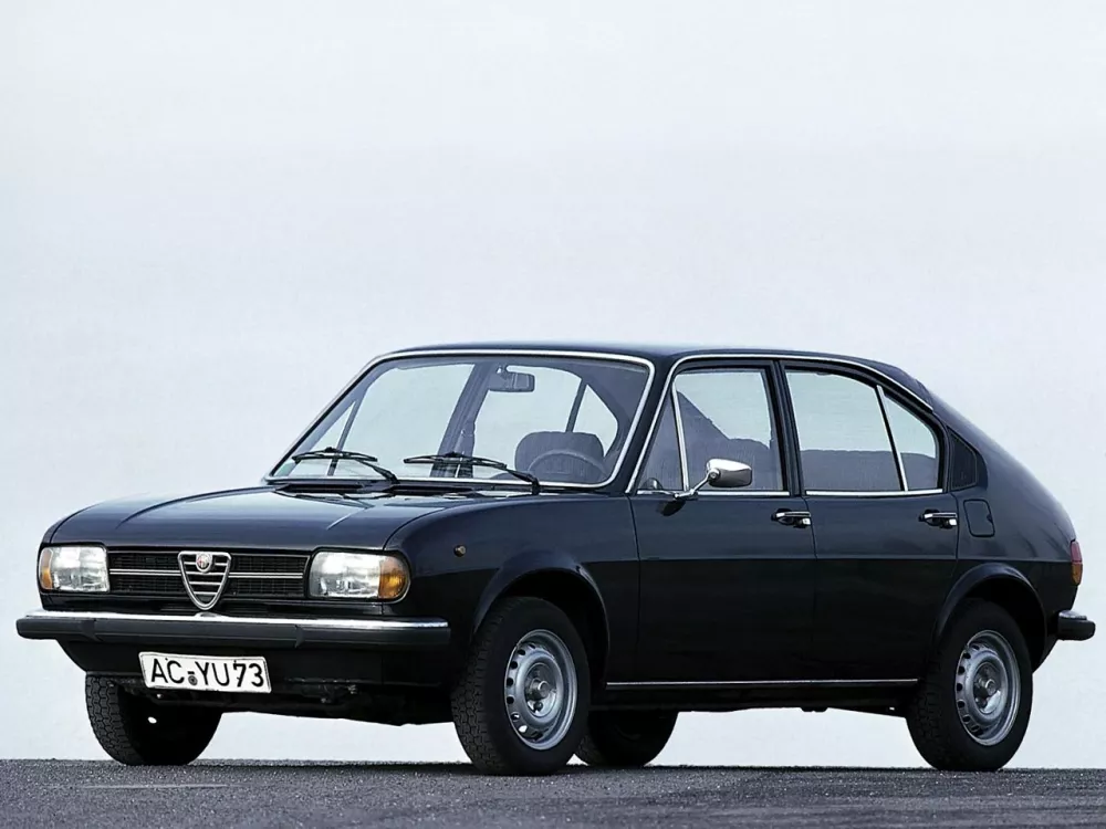 Автомобиль Alfa Romeo Alfasud Хэтчбек (5 дверей)