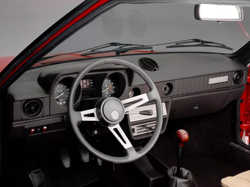 Автомобиль Alfa Romeo Alfasud Хэтчбек (3 двери) Sprint
