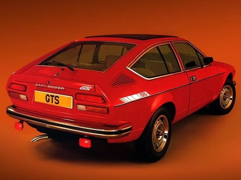 Автомобиль Alfa Romeo Alfetta Купе