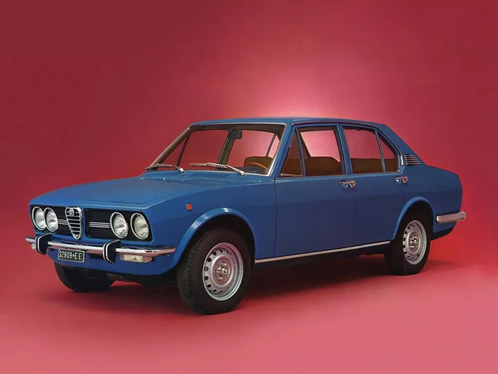 Автомобиль Alfa Romeo Alfetta Седан