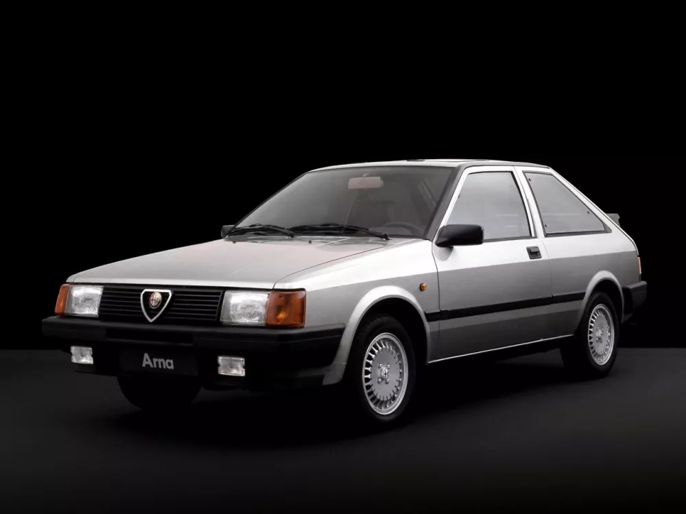 Автомобиль Alfa Romeo Arna Хэтчбек (5 дверей)