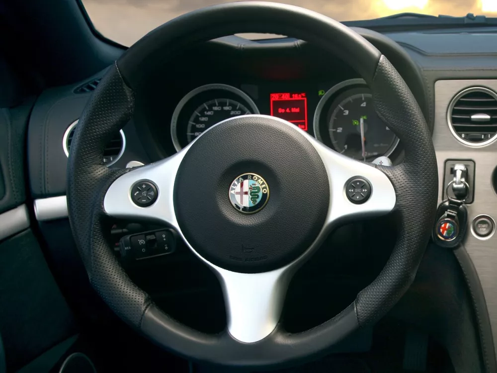 Автомобиль Alfa Romeo Brera I Хэтчбек (3 двери)