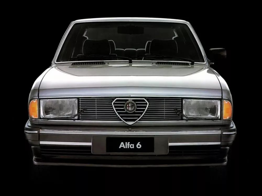 Автомобиль Alfa Romeo 6 Седан