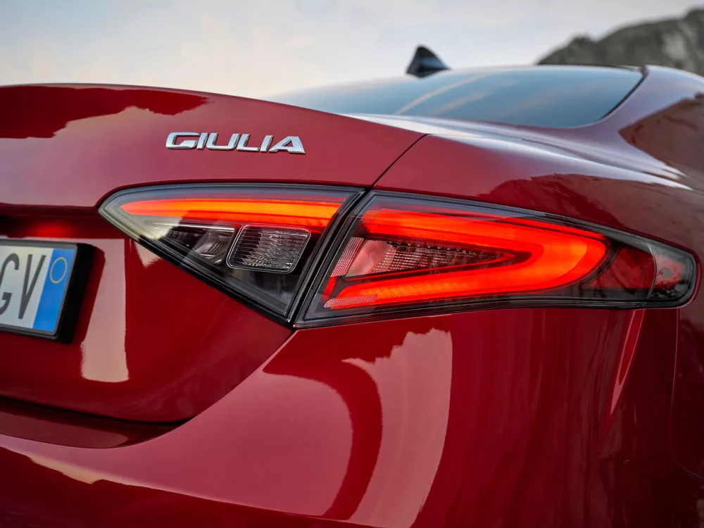 Автомобиль Alfa Romeo Giulia II (952) Рестайлинг 2 Седан