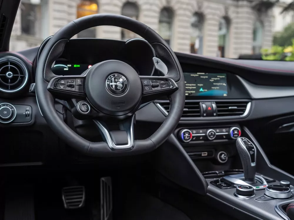 Автомобиль Alfa Romeo Giulia II (952) Рестайлинг 2 Седан