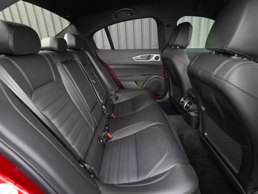 Автомобиль Alfa Romeo Giulia II (952) Рестайлинг 2 Седан