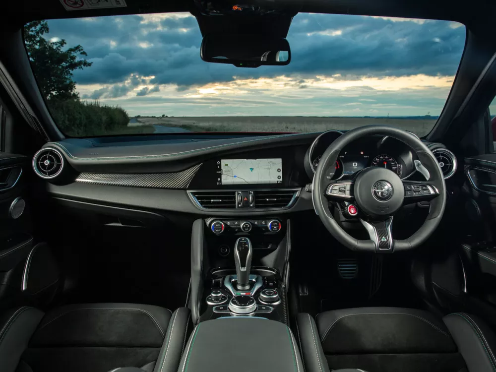 Автомобиль Alfa Romeo Giulia II (952) Рестайлинг Седан