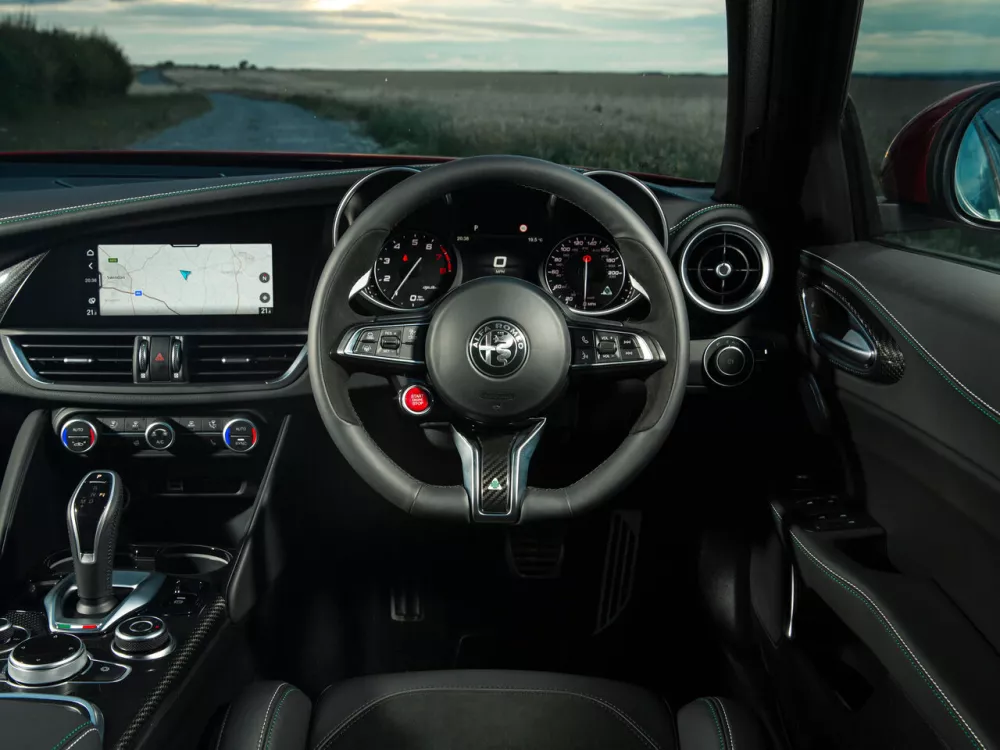 Автомобиль Alfa Romeo Giulia II (952) Рестайлинг Седан