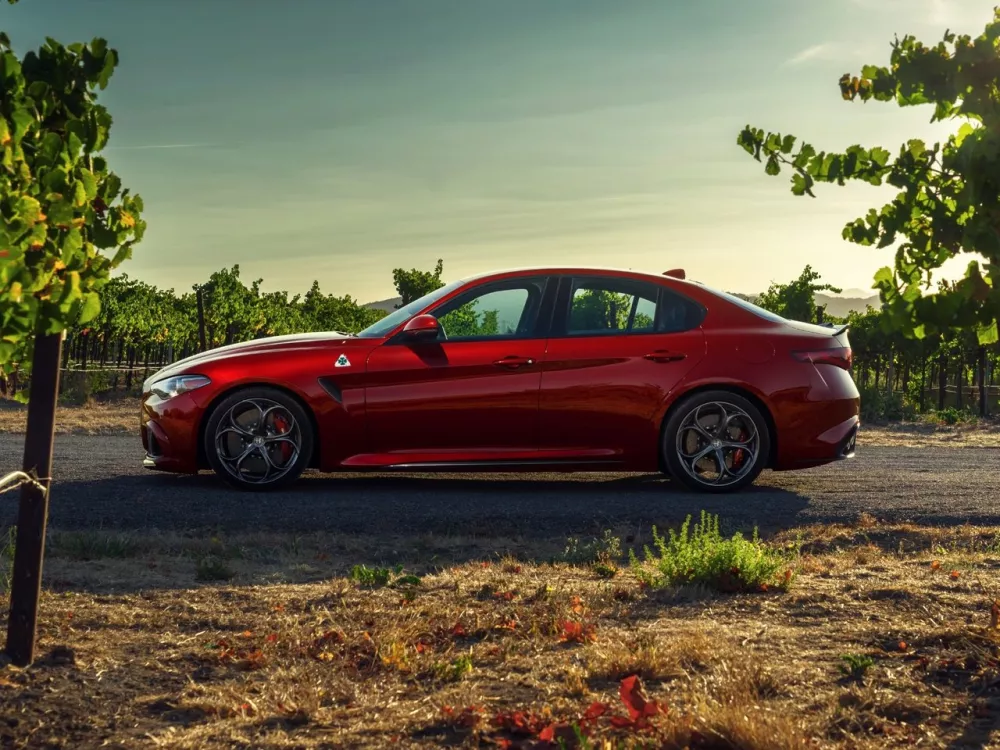 Автомобиль Alfa Romeo Giulia II (952) Седан