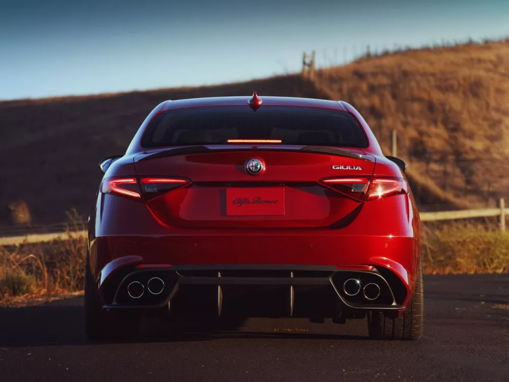 Автомобиль Alfa Romeo Giulia II (952) Седан
