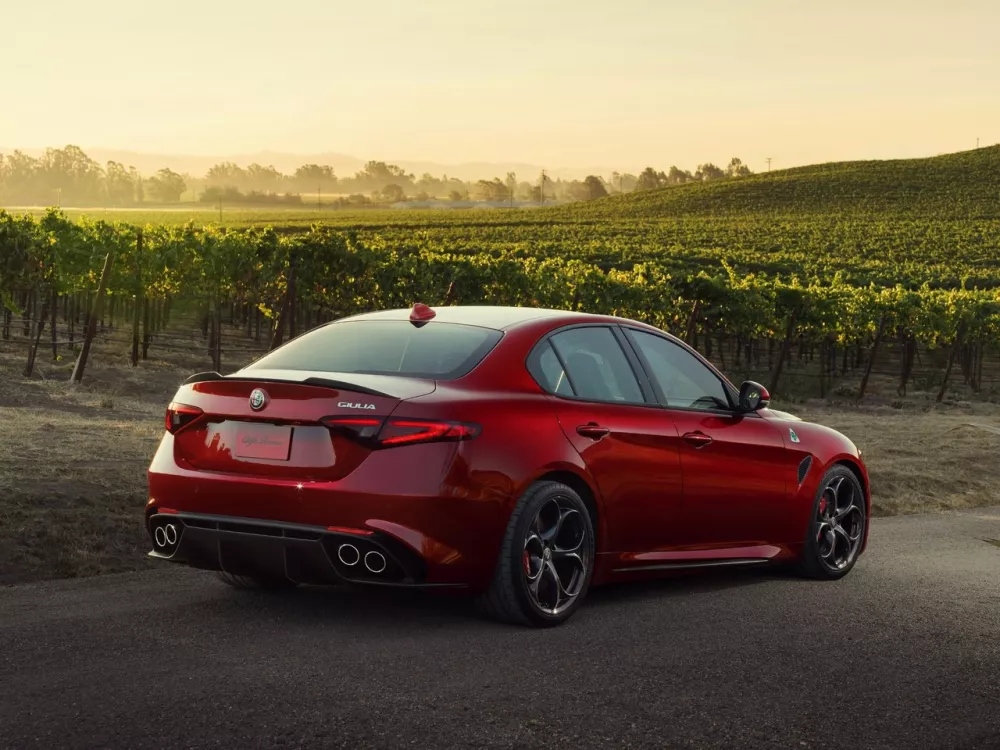 Автомобиль Alfa Romeo Giulia II (952) Седан