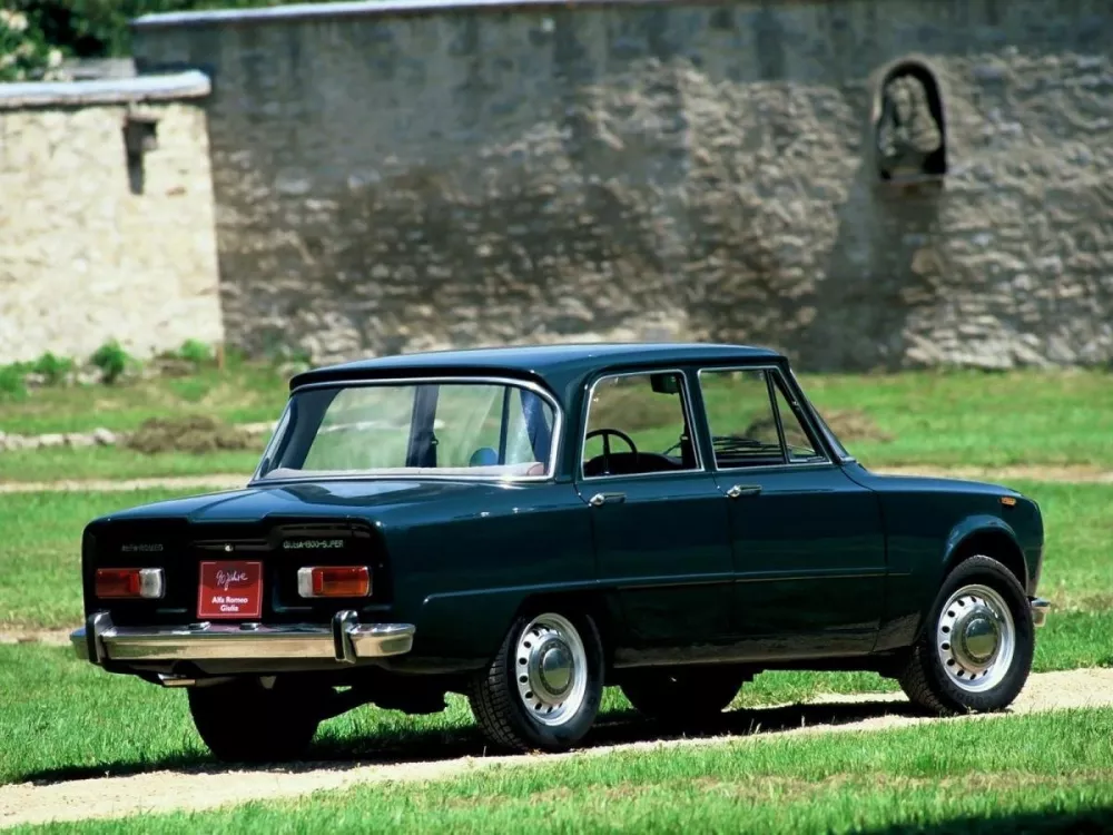 Автомобиль Alfa Romeo Giulia I (105) Седан