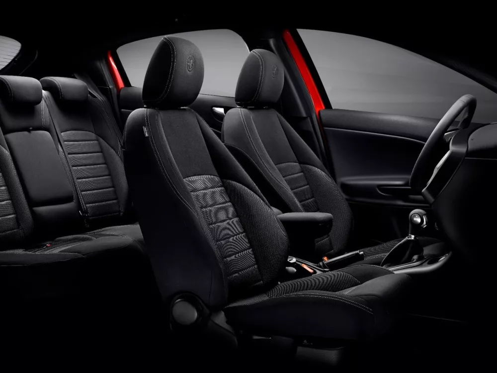 Автомобиль Alfa Romeo Giulietta III Рестайлинг Хэтчбек (5 дверей)