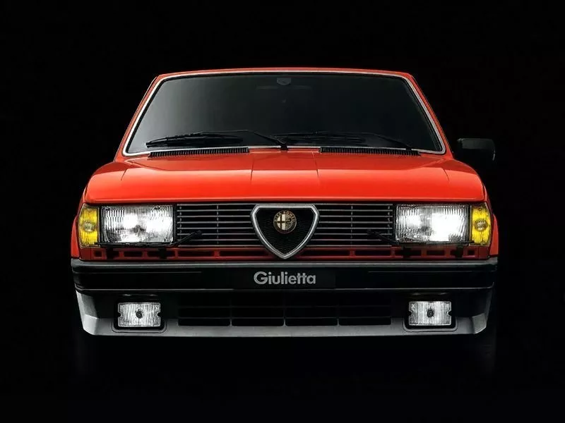 Автомобиль Alfa Romeo Giulietta II Седан