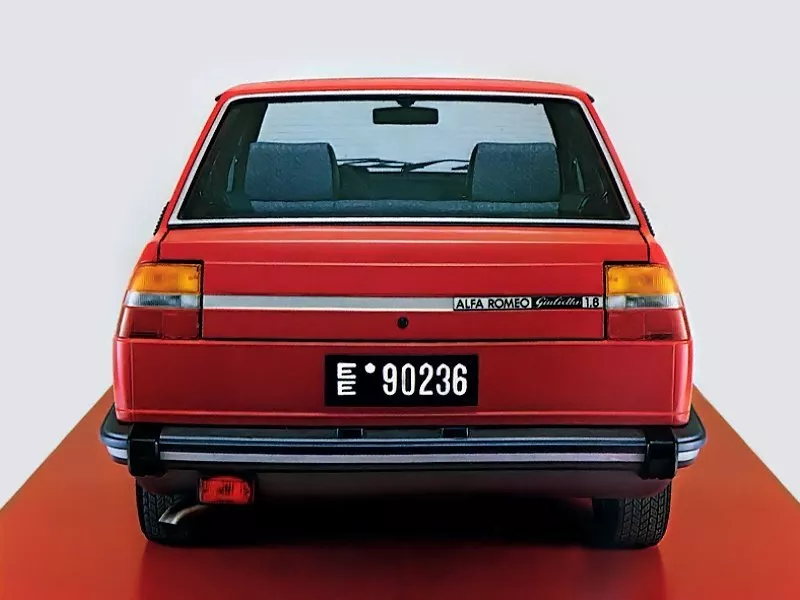 Автомобиль Alfa Romeo Giulietta II Седан