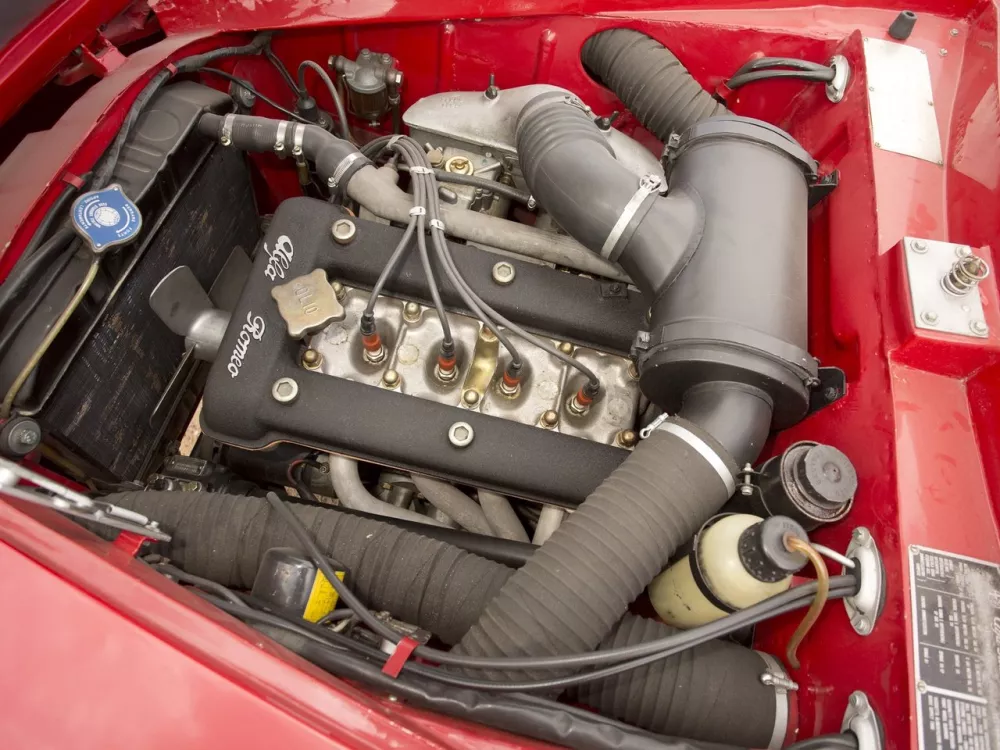 Автомобиль Alfa Romeo Giulietta I Купе Sprint