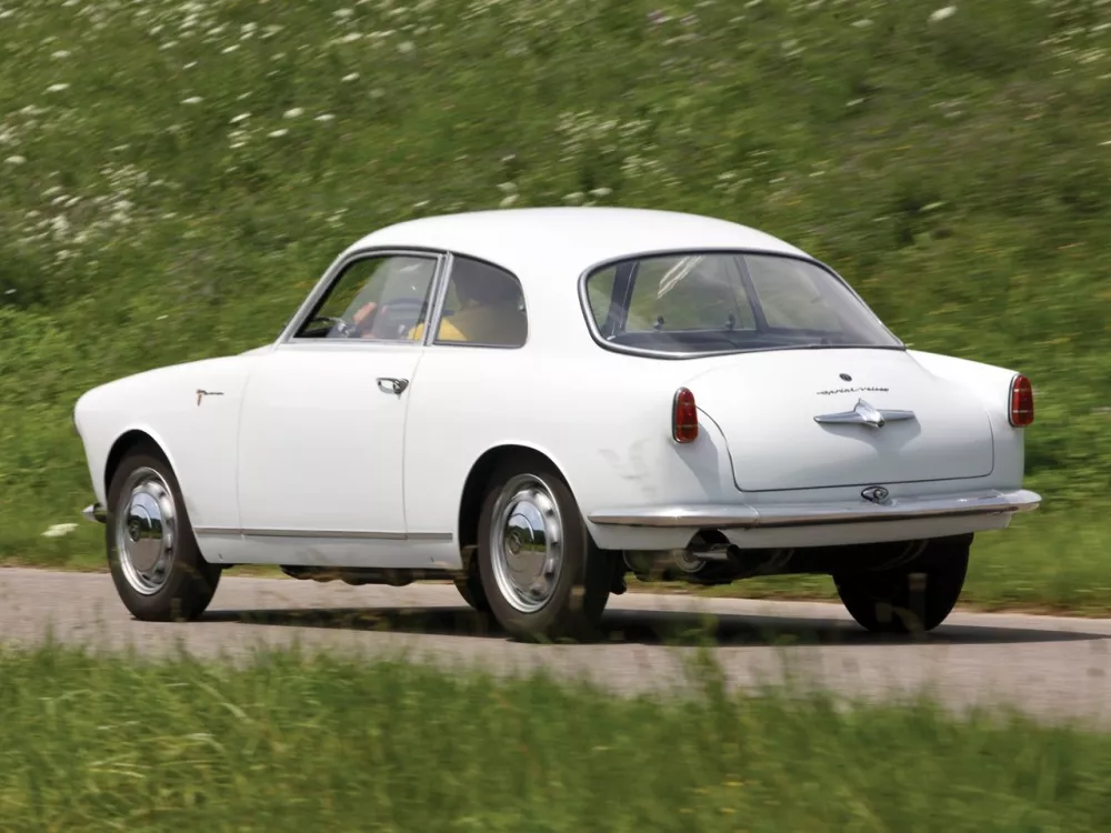Автомобиль Alfa Romeo Giulietta I Купе Sprint