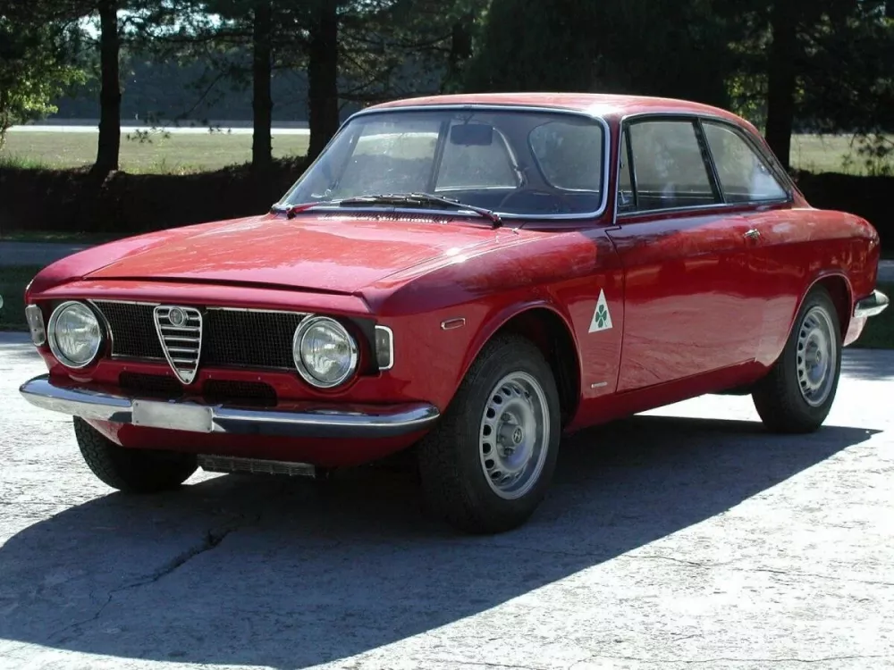 Автомобиль Alfa Romeo GTA Coupe Купе