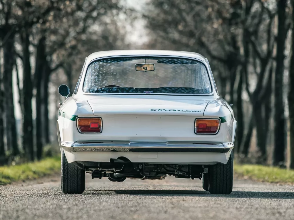 Автомобиль Alfa Romeo GTA Coupe Купе