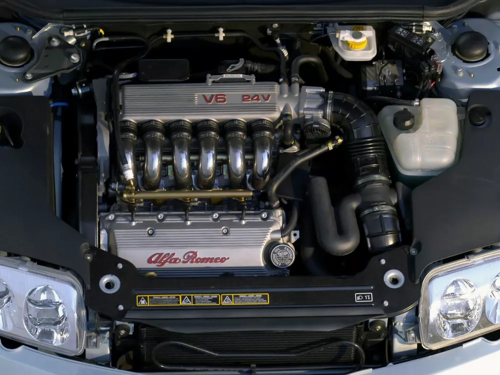 Автомобиль Alfa Romeo GTV Купе