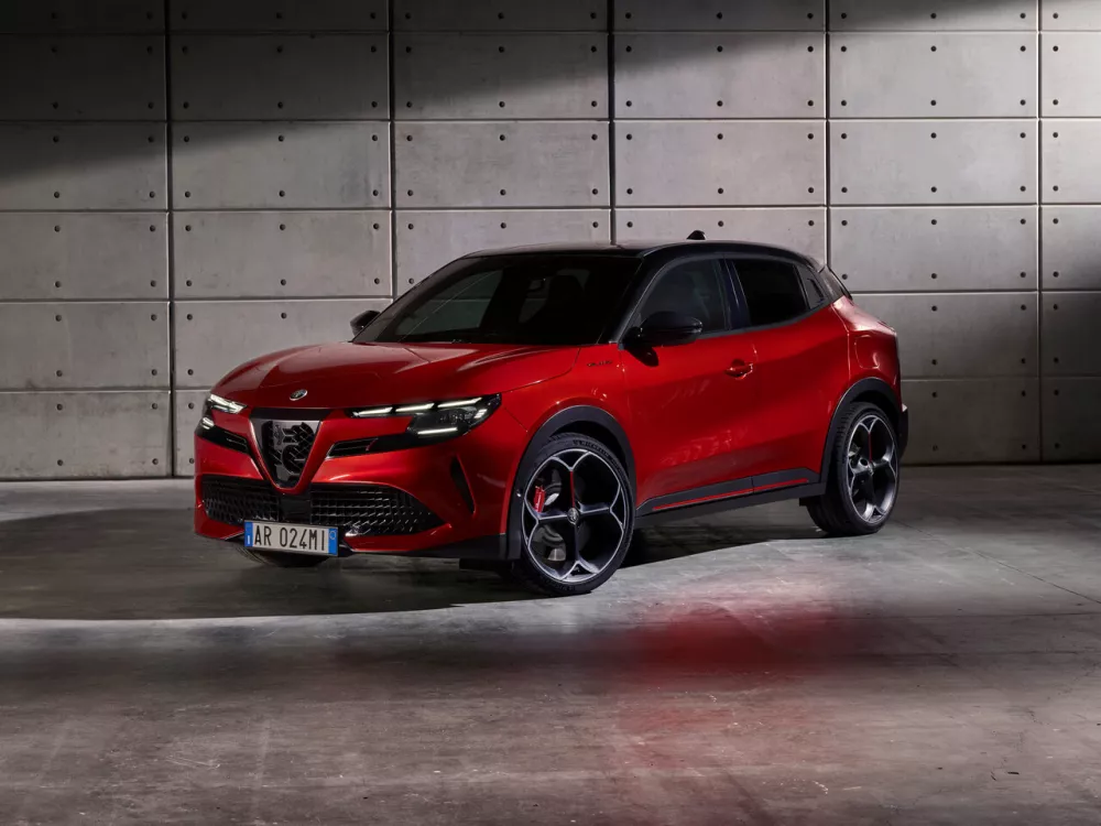 Автомобиль Alfa Romeo Junior Внедорожник (5 дверей)