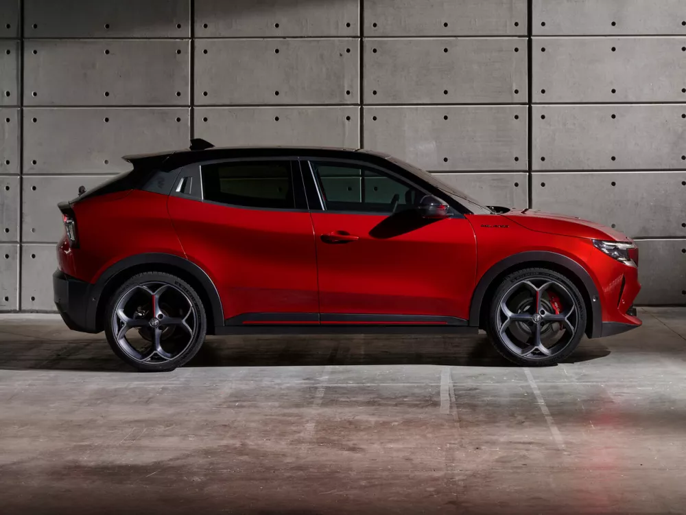 Автомобиль Alfa Romeo Junior Внедорожник (5 дверей)