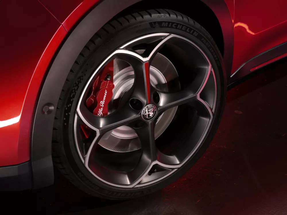 Автомобиль Alfa Romeo Junior Внедорожник (5 дверей)